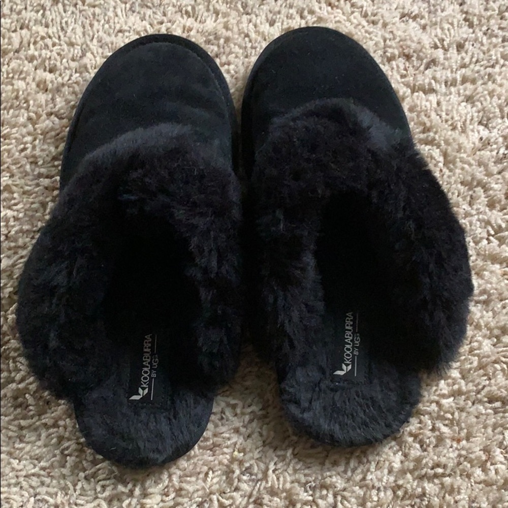 Koolaburra by UGG slippers size Large 9/10